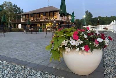 Mel's Hilltop from the outside